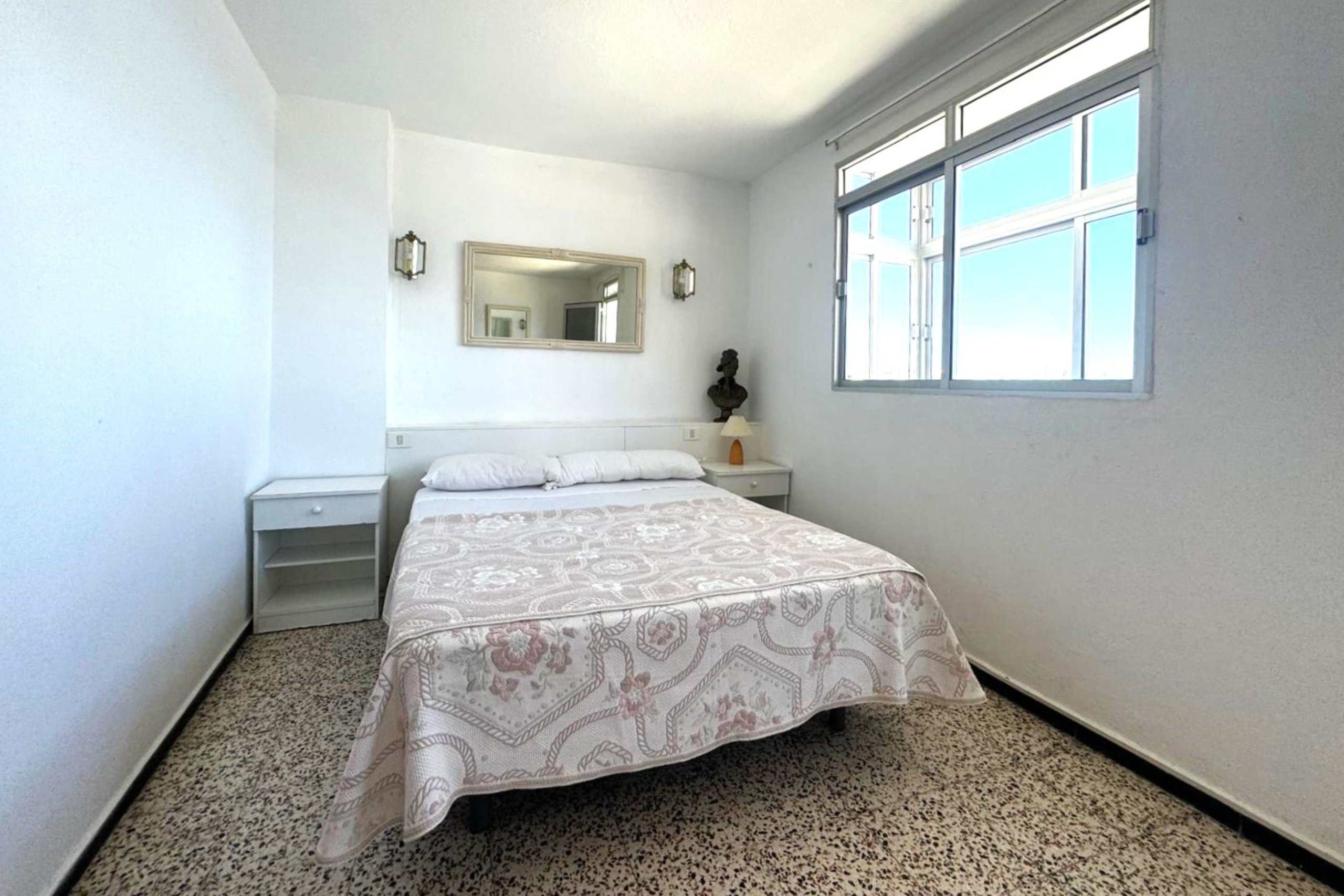 Se vende apartamento en primera línea de playa en Arguineguín, Gran Canaria